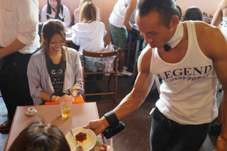 Illustration for article titled Japan's Macho Cafe Is Like Hooters in Reverse